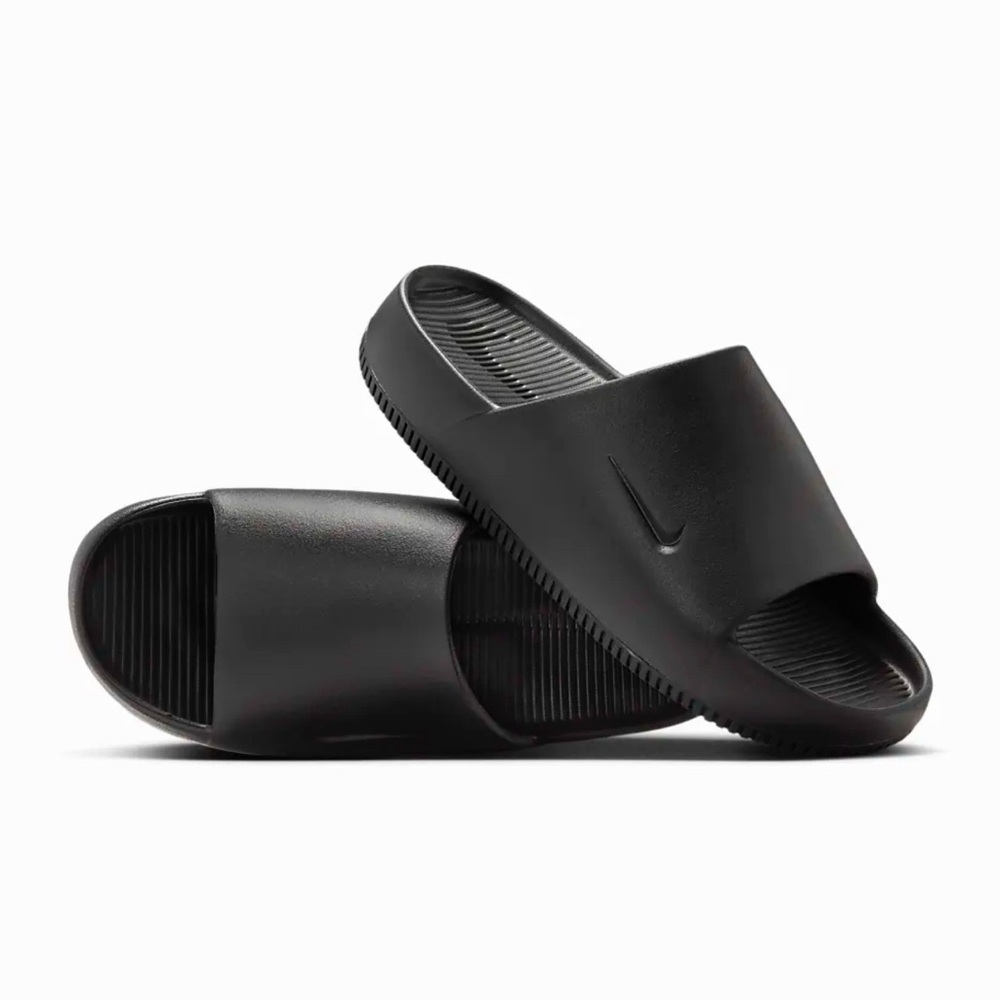 NIKE Calm Slides